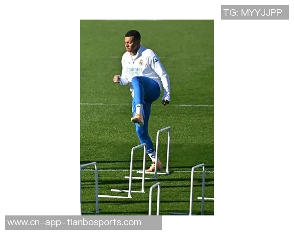 姆巴佩健身房内训练照片曝光透露恢复情况良好无大碍