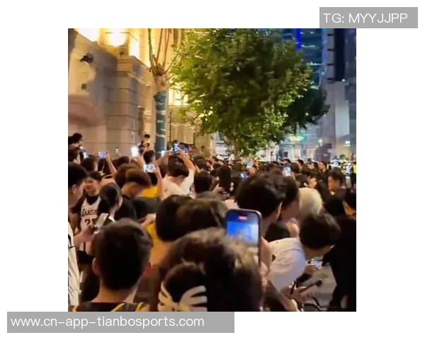 明日NBA揭幕战即将开启球迷热情高涨期待赛季回归