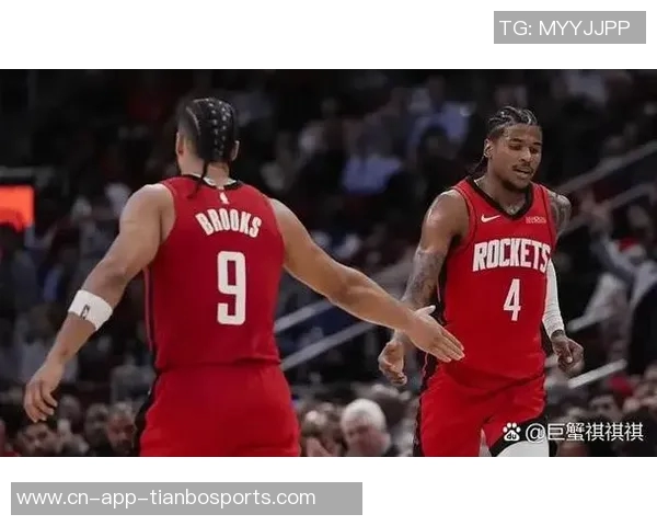 爱德华兹首节火力全开半场高效得分21分助球队争胜